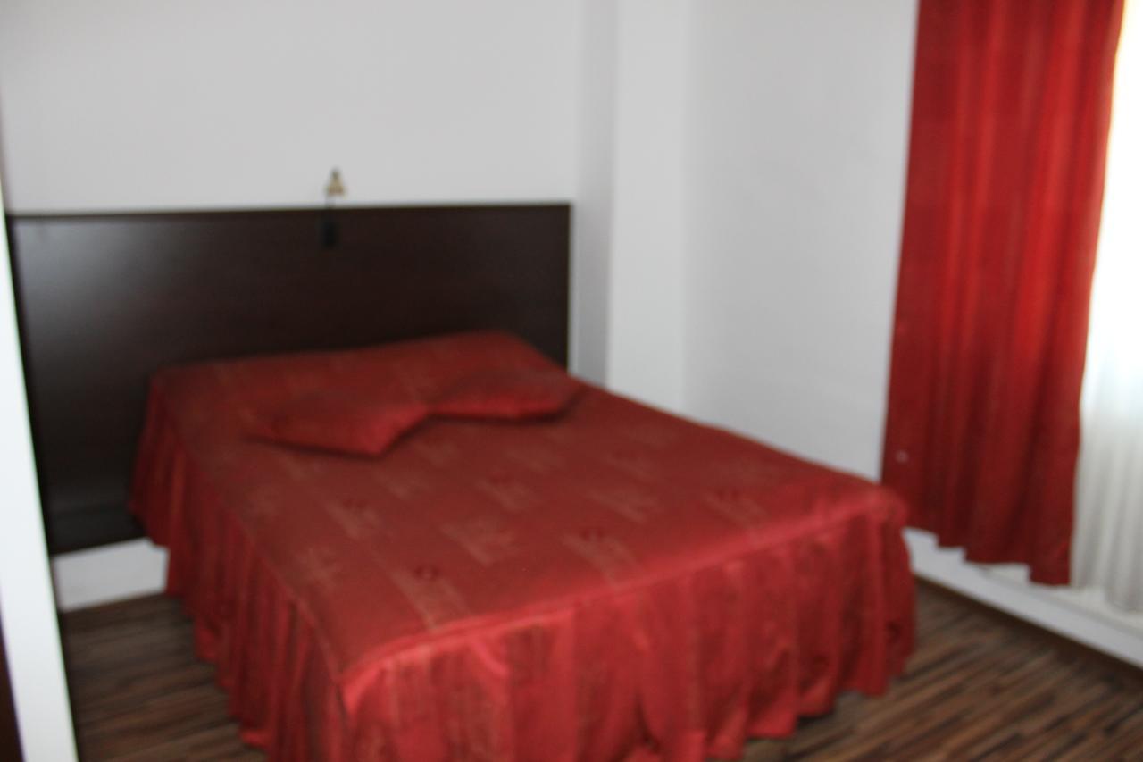 Motel Cargo Tandarei Habitación foto